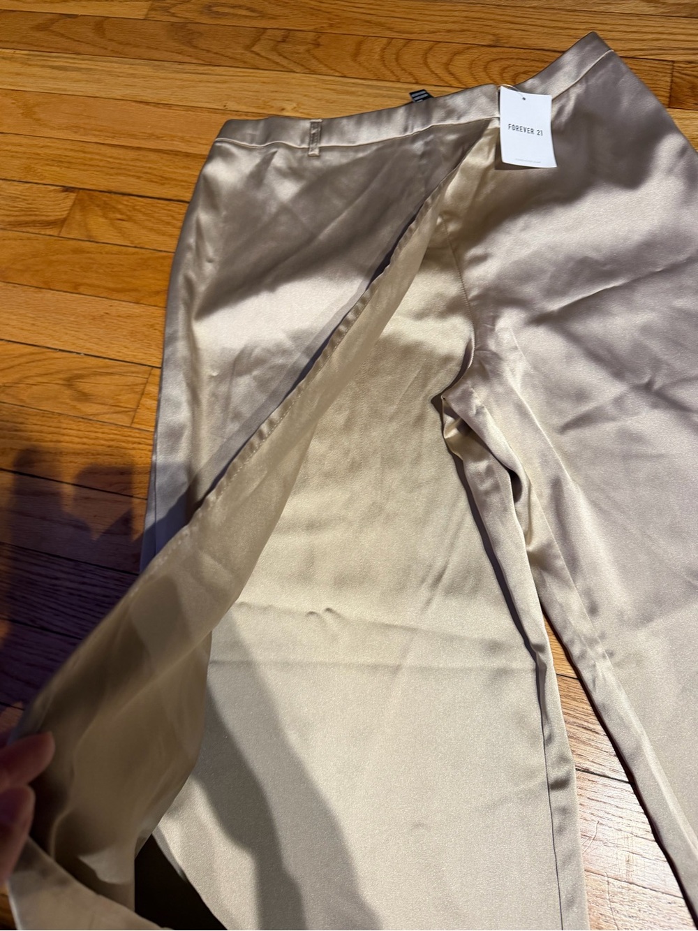 NWT Forever 21 Satin Wide-Leg Pants Champagne Beige with Slit Cover shimmer sz L - Picture 3 of 6